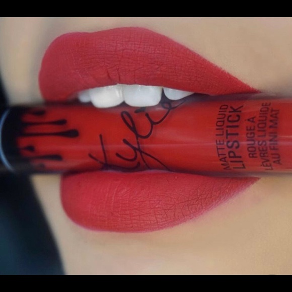 Mary Jo K • Kylie Matte Liquid Lip Kit - Picture 2 of 3